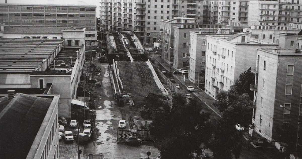 Nuovi ponti e quartieri, scontri politici, colera, ultras: in foto la Bari degli anni 70